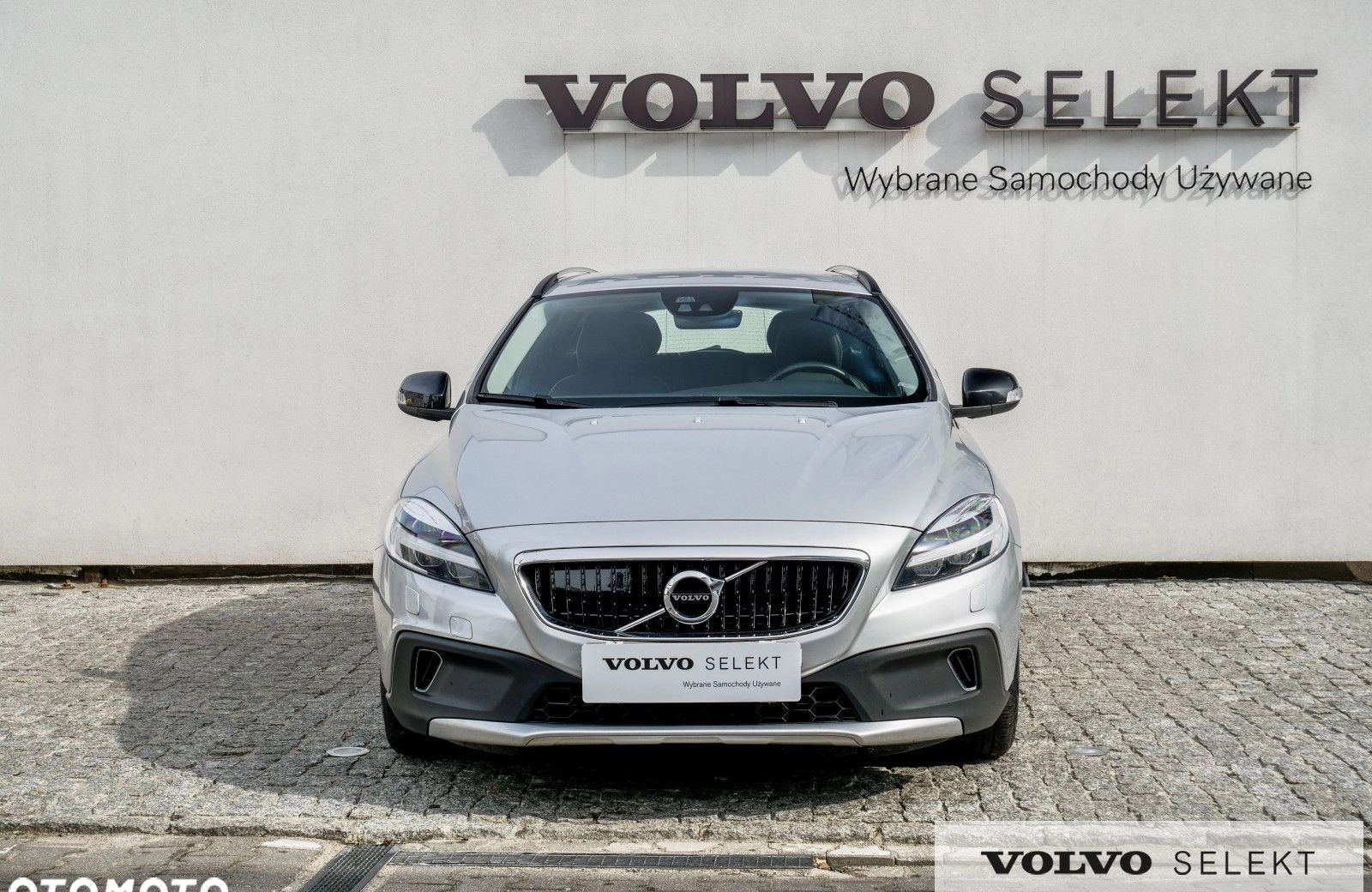 Volvo V40 cena 84900 przebieg: 133960, rok produkcji 2019 z Starogard Gdański małe 596